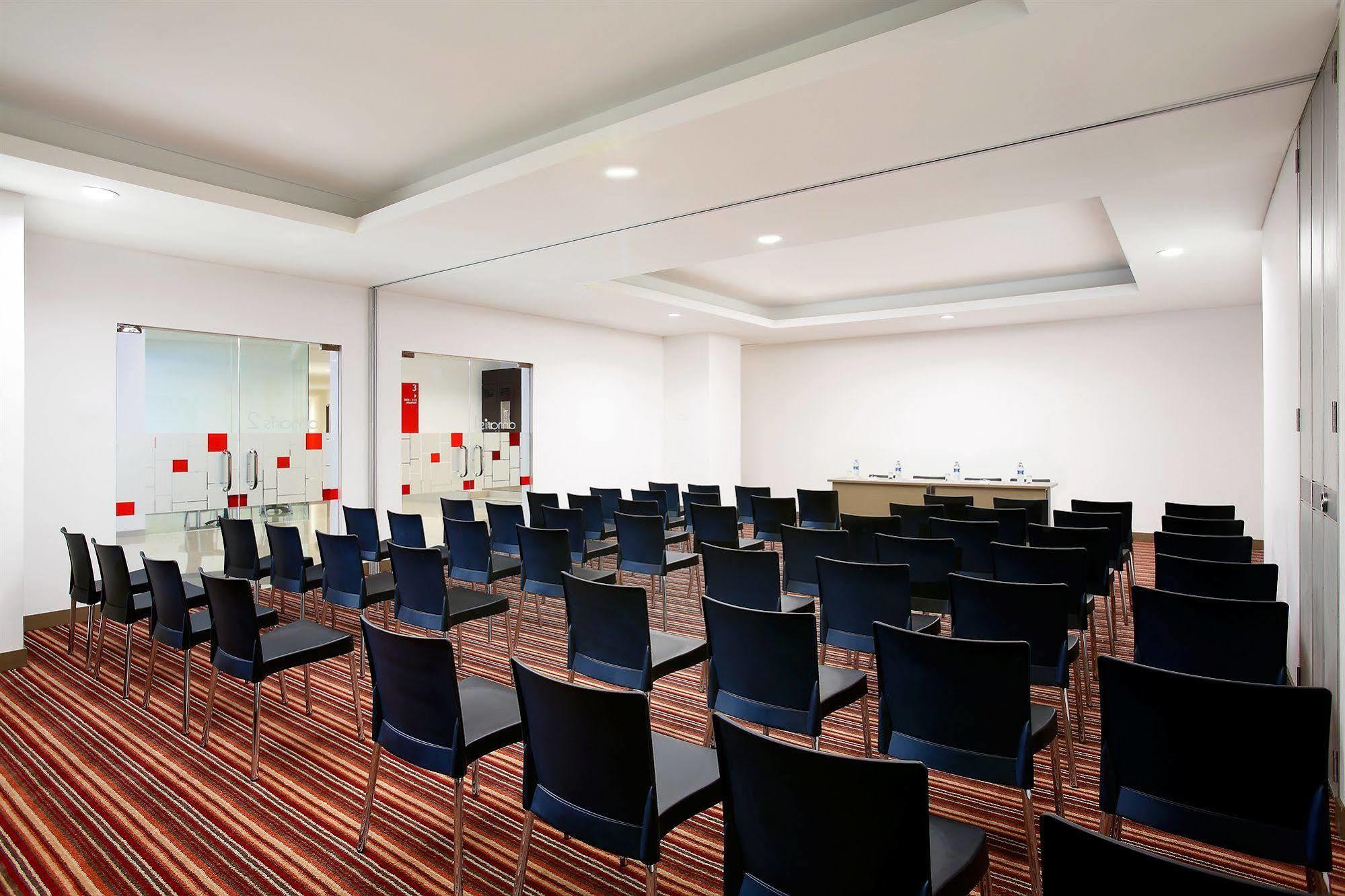 Amaris Hotel Seasons City Jakarta Ngoại thất bức ảnh