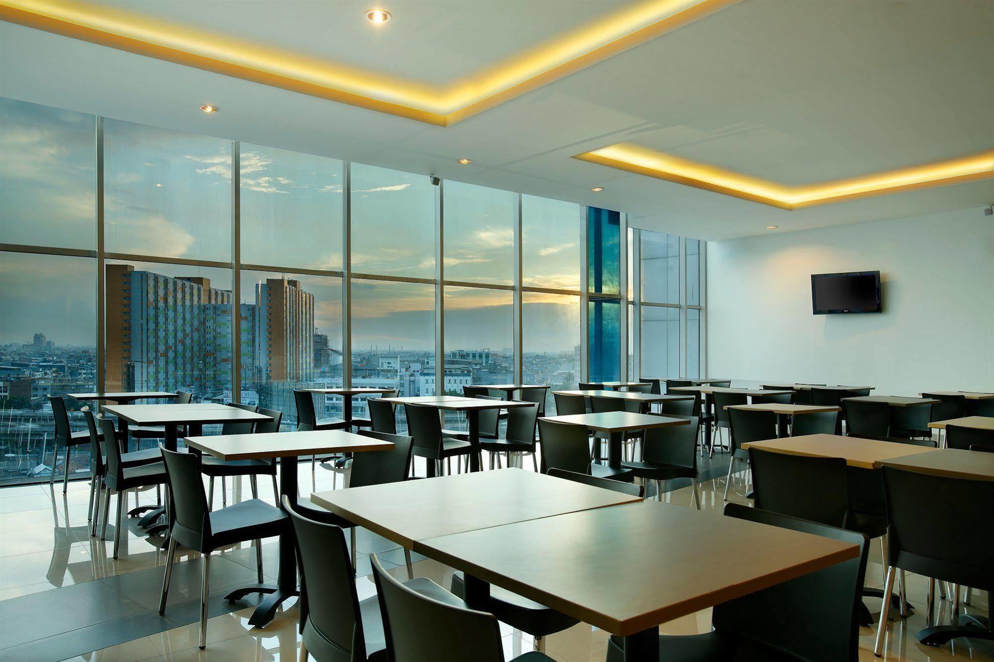 Amaris Hotel Seasons City Jakarta Ngoại thất bức ảnh